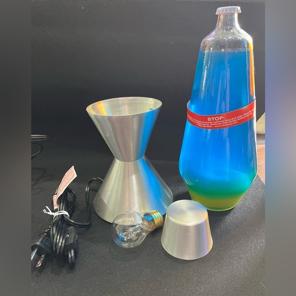 XL Lava Lamp 16.3” - Picture 3 of 9